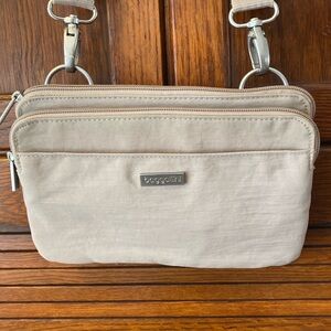 Baggallini Crossbody Bag tan Small Handbag Multiple Zip Pockets